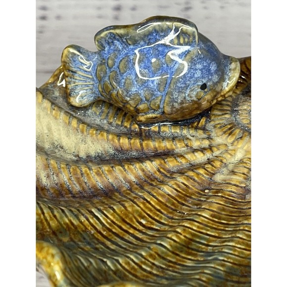 Glazed Ceramic Fish and Sea Shell Pedestal Soap Dish Stand - Picture 3 of 13